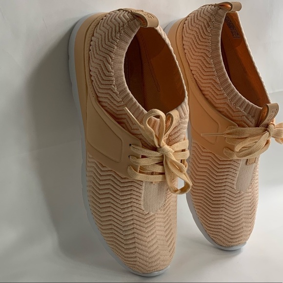 UGG Tread Lite Willows Peach Sneaker - Picture 7 of 12